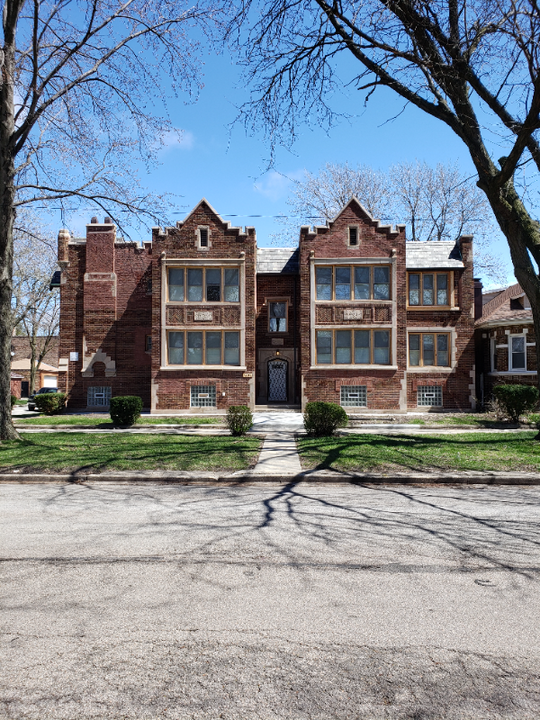 45 E 74th St in Chicago, IL - Foto de edificio