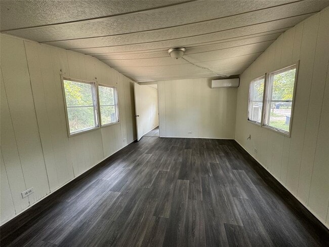 104 N 1st St in Livingston, TX - Building Photo - Building Photo