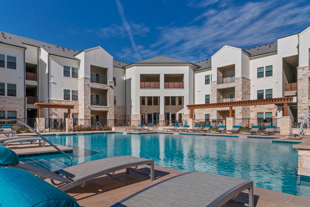 McCarty Commons in San Marcos, TX - Building Photo
