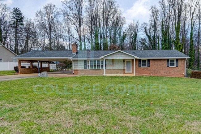 property at 695 Yellowstone Ln