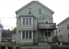 107 Willow St in Woonsocket, RI - Foto de edificio