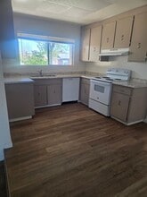 1744 Del Rey St in Woodland, CA - Foto de edificio - Building Photo