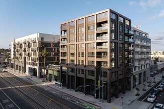 Resa Long Beach in Long Beach, CA - Foto de edificio - Building Photo