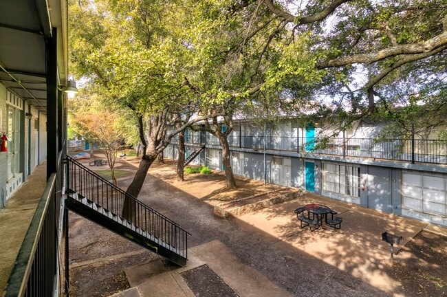 Ridglea Square Apartments in Fort Worth, TX - Building Photo - Building Photo