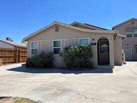401 Barstow Rd in Barstow, CA - Building Photo