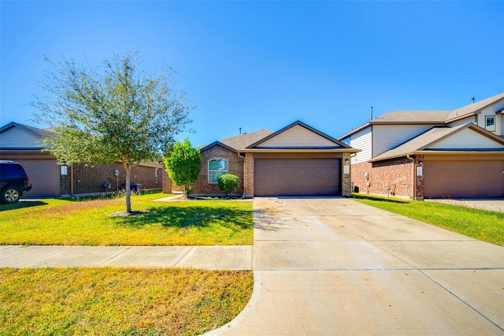 9210 Rustling Manor Ln in Richmond, TX - Building Photo