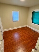 535 NE 94th Ave in Portland, OR - Building Photo - Building Photo