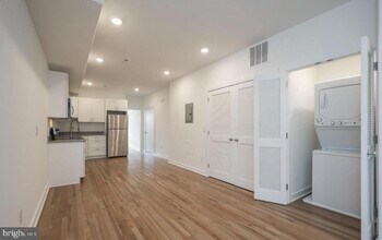 727 N 39th St in Philadelphia, PA - Building Photo - Building Photo