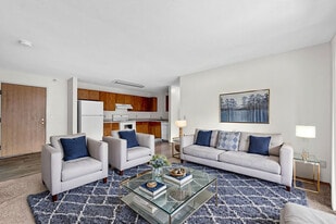 Valley View in Cedar Rapids, IA - Building Photo