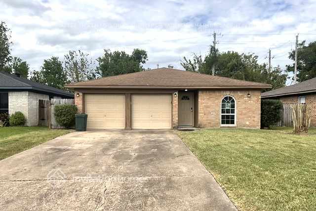 1820 Eagle Dr in League City, TX - Foto de edificio