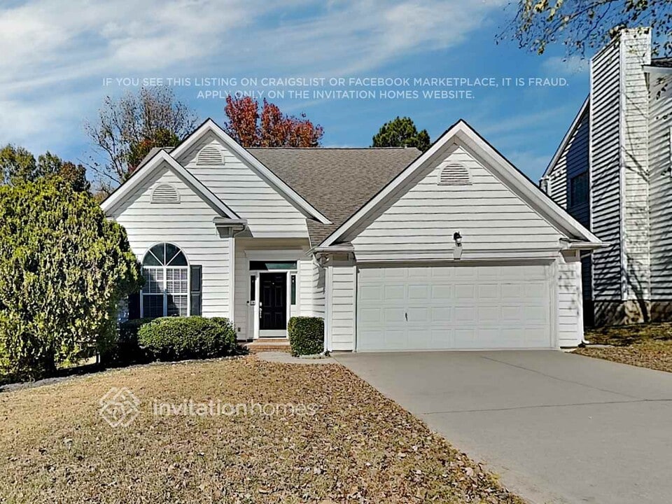 474 Carlisle Dr in Indian Trail, NC - Foto de edificio