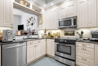 220 Boylston St, Unit 3 in Boston, MA - Building Photo - Building Photo