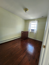 264 Crescent St.-Unit -1 in Brooklyn, NY - Building Photo - Building Photo