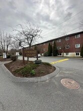 28 Bryon Rd in Boston College, MA - Foto de edificio - Building Photo