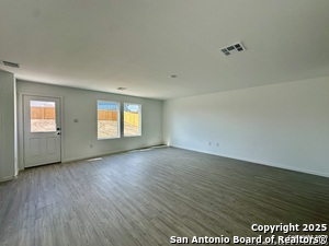 577 Rogers Pike in San Antonio, TX - Building Photo