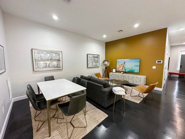 property at 318 Court St