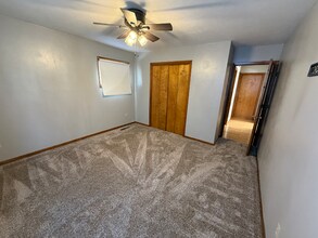 110 N 2nd Ave W in Hartley, IA - Foto de edificio - Building Photo