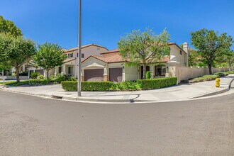 25755 Hood Way in Stevenson Ranch, CA - Foto de edificio - Building Photo