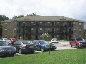 The Oaks Apartments in Lake Charles, LA - Building Photo