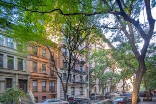 320-324 W 83rd St in New York, NY - Building Photo