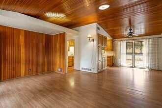 2834 La Veta Dr in Albuquerque, NM - Building Photo - Building Photo