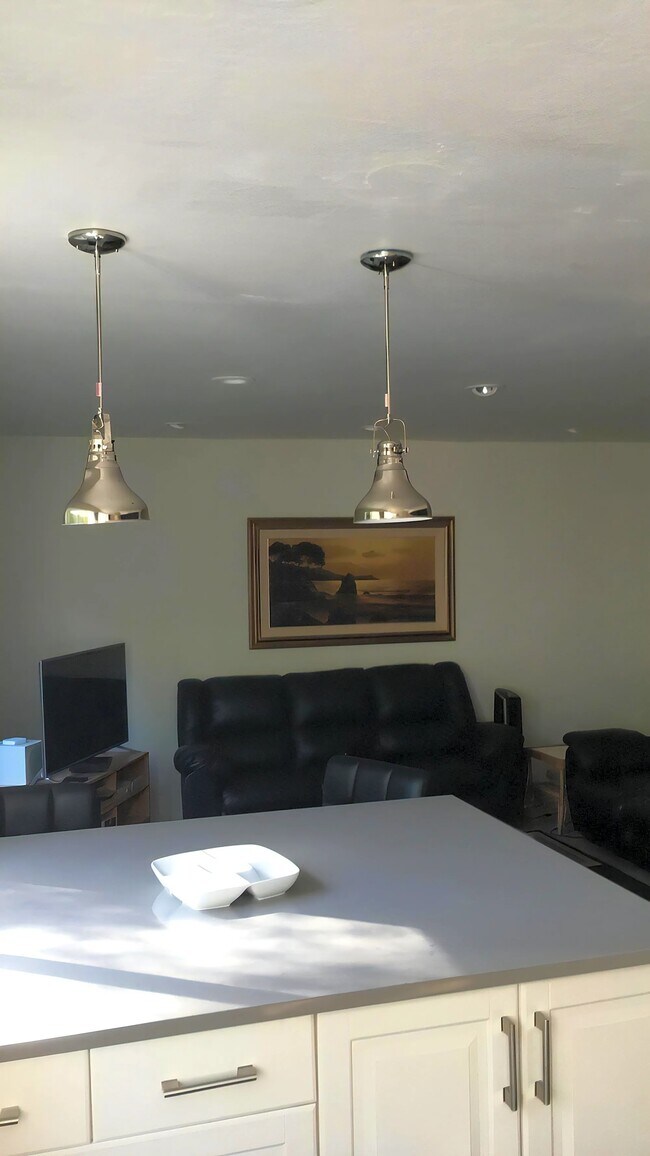 135 Flame Dr in Pleasant Hill, CA - Building Photo - Building Photo