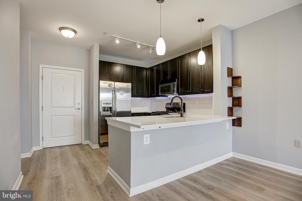 2655 Prosperity Ave in Fairfax, VA - Building Photo