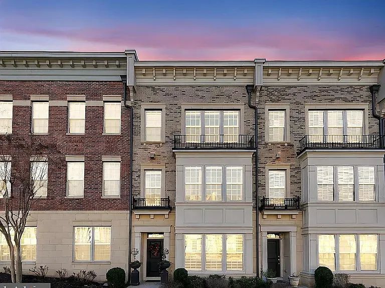 622 Sprintsail Way in Oxon Hill, MD - Building Photo