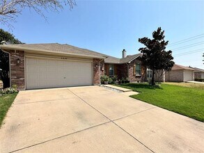 2228 Zion Hill in Grand Prairie, TX - Building Photo - Building Photo