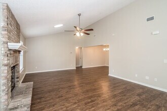 8437 Hamden Rd in Jacksonville, FL - Building Photo - Building Photo