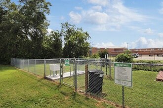 Leaf Hollow in Houston, TX - Building Photo - Building Photo