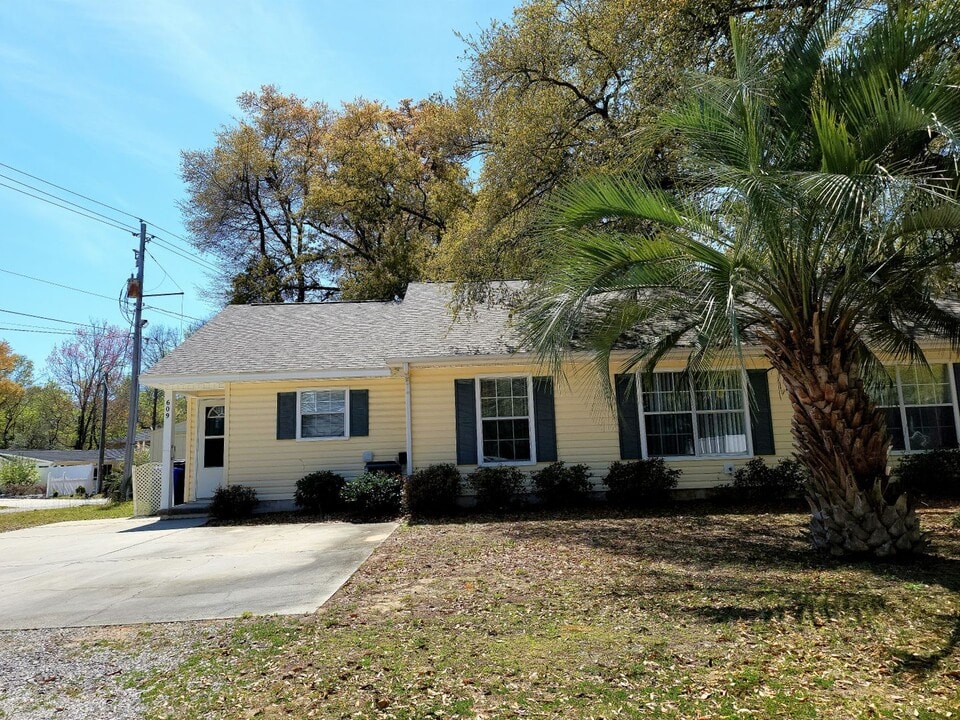 609 6th Ave N in Surfside Beach, SC - Foto de edificio