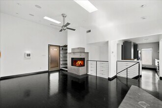 6884 Pacific View Dr in Los Angeles, CA - Building Photo - Building Photo