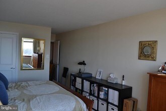 1220 Blair Mill Rd-Unit -1001 in Silver Spring, MD - Building Photo - Building Photo