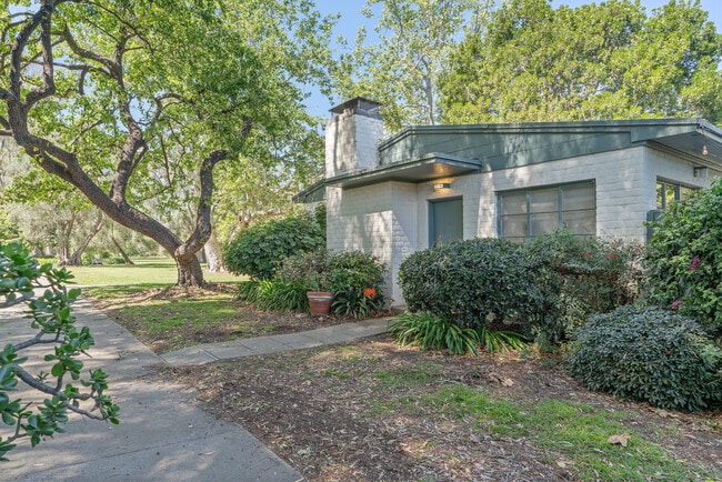 property at 5116 Village Grn