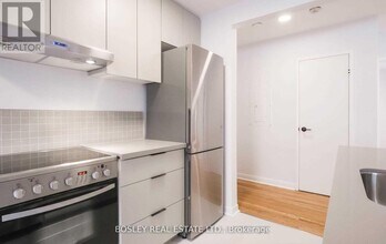 555 Birchmount Rd in Toronto, ON - Building Photo - Building Photo
