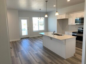 13091 S Hendry Ln in Herriman, UT - Building Photo - Building Photo