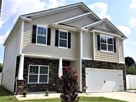 3227 Grandview Club Rd in Winston-Salem, NC - Building Photo