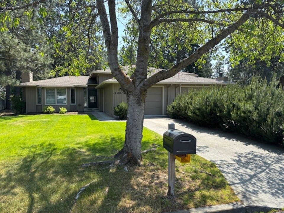 10804 E 27th Ave in Spokane Valley, WA - Building Photo