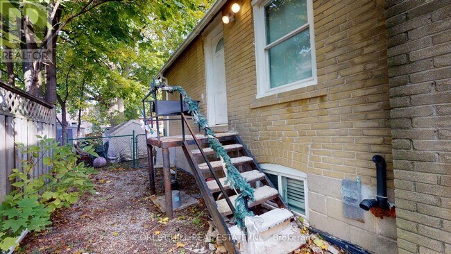 262 Poyntz Ave in Toronto, ON - Building Photo - Building Photo