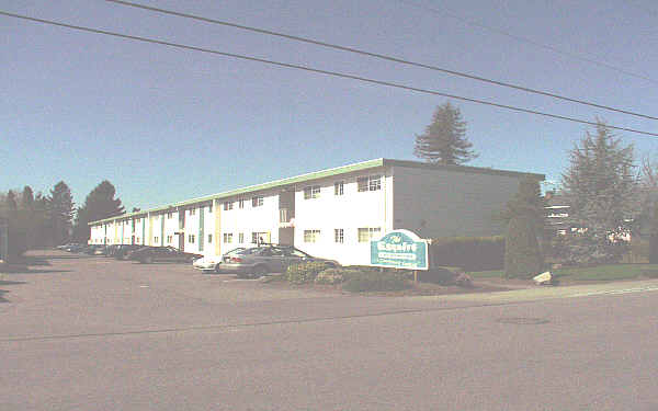 Esquire Apartments in Puyallup, WA - Building Photo - Building Photo