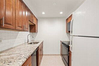 1933 Commonwealth Ave, Unit 204 in Boston, MA - Building Photo - Building Photo