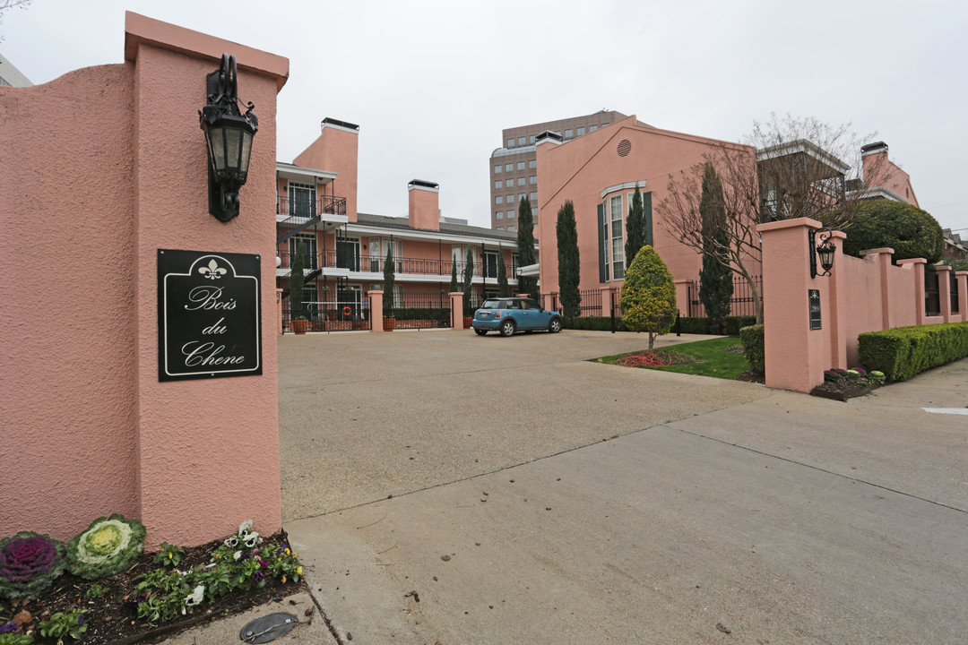 Bois du Chene in Dallas, TX - Foto de edificio