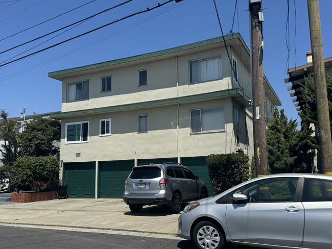 Lexington Apartments in El Cerrito, CA - Building Photo - Building Photo