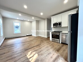 102 Buttonwood St, Unit 3 in Boston, MA - Building Photo - Building Photo