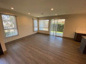 6548 W 86th Pl, Unit 6550 in Los Angeles, CA - Building Photo - Building Photo