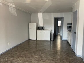 15 Georgia Ave in Long Beach, NY - Building Photo - Building Photo