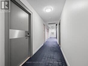 15 Singer Ct in Toronto, ON - Building Photo - Building Photo