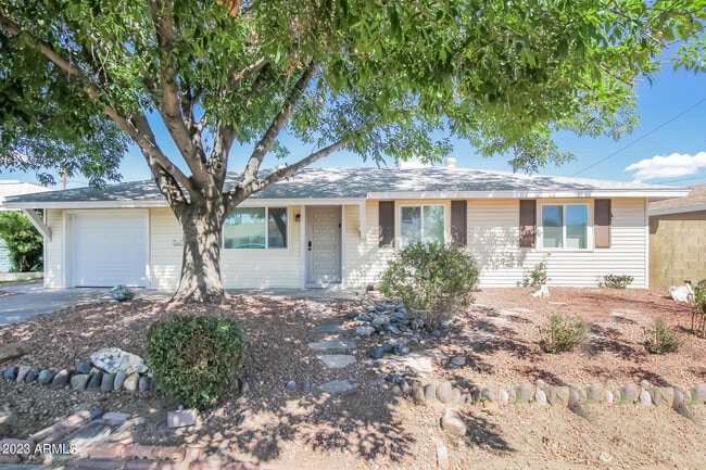property at 2528 W Bloomfield Rd