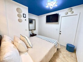 330 Grant St, Unit SI FL1-ID1077061P in Hollywood, FL - Building Photo